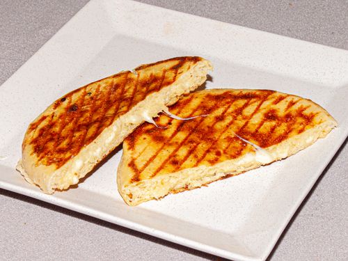 BAZLAMA TOST KAŞARLI