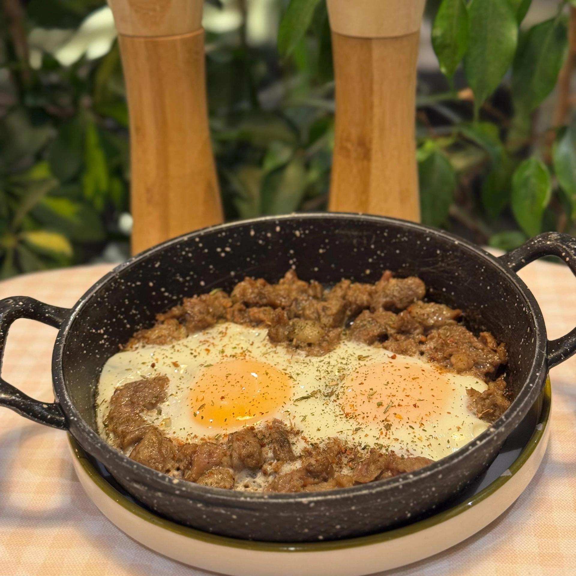 Kavurmalı Yumurta
