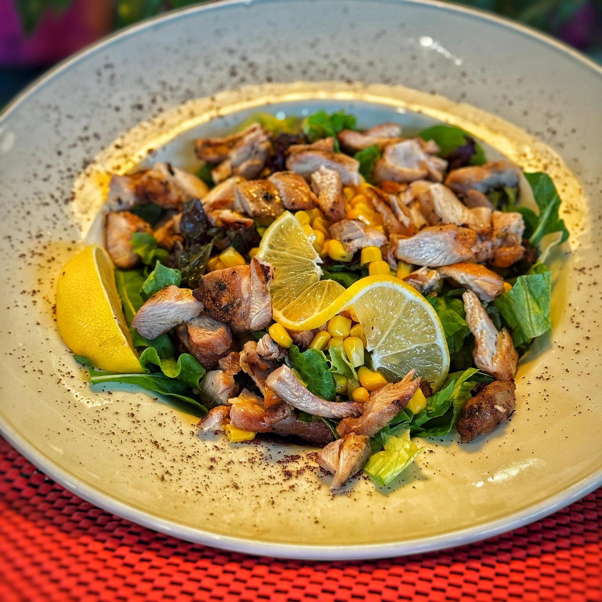 Izgara Tavuk Salata