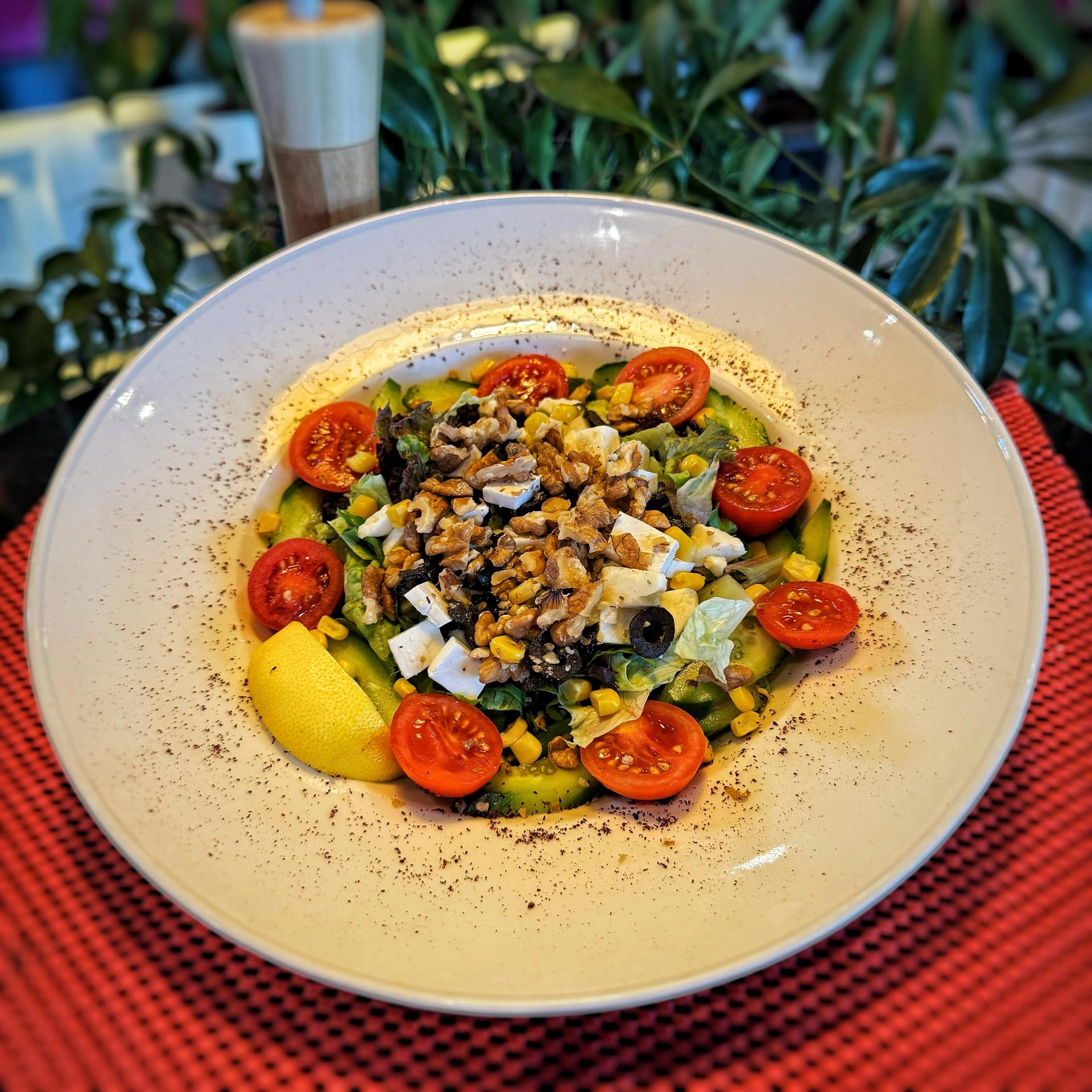 Akdeniz Salata