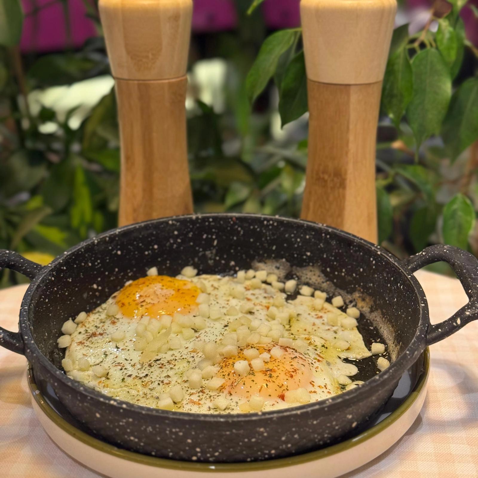 Kaşarlı Yumurta
